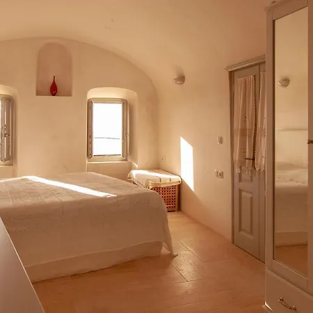 Castelli Porta Apartment